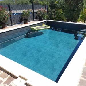 OTOK KRK, okolica Šila - Etaža kuće sa zajedničkim bazenom