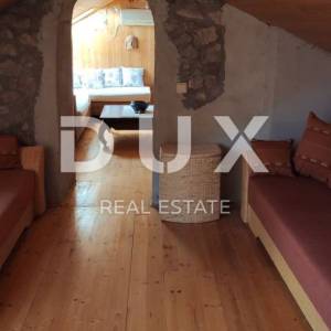 Otok Krk, Omišalj - Renovirana kamena kuća sa 4 etaže