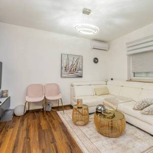 OTOK KRK, ŠILO - Apartman sa zajedničkim bazenom