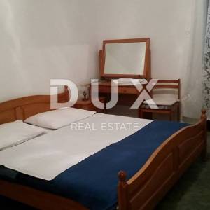 OTOK PAG, PAG - Prostrani hotel i 1271m2 terena 1. red do mora