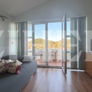 Otok Ugljan, Lukoran, apartman s vrtom, 150 m od mora