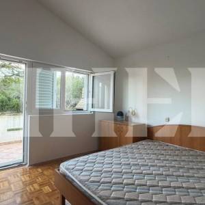 Otok Ugljan, Lukoran, apartman s vrtom, 150 m od mora