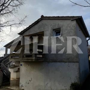 Otok Ugljan, Lukoran, kuća s okućnicom, 800 m od mora