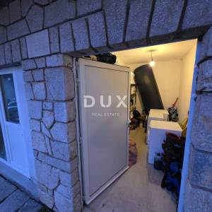 OTOK PAG, KOLAN - KUĆA U NIZU I STUDIO APARTMAN, TOP PRILIKA!