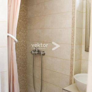 Pećine, stan s okućnicom i garažom, u staroj vili