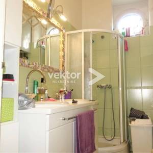 Pećine, stan s okućnicom i garažom, u staroj vili