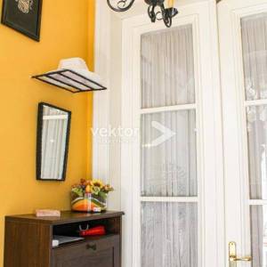 Pećine, stan s okućnicom i garažom, u staroj vili