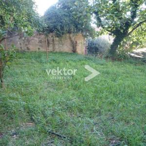 Pećine, stan s okućnicom i garažom, u staroj vili