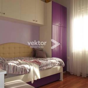 Pećine, stan s okućnicom i garažom, u staroj vili