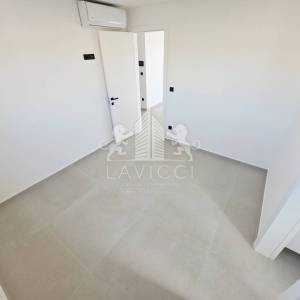 Penthouse apartman s krovnom terasom na Viru | Blizu mora