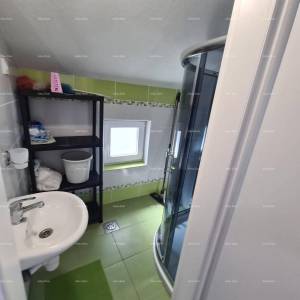 PEROJ, Stan na gornjem katu, blizu mora.