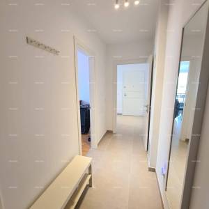 Peroj! Stan s dvorištem!