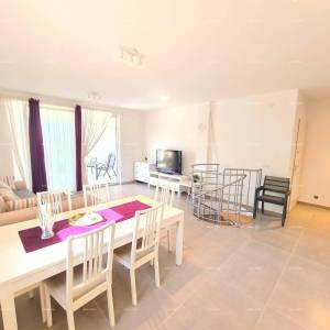 Peroj! Stan s dvorištem!