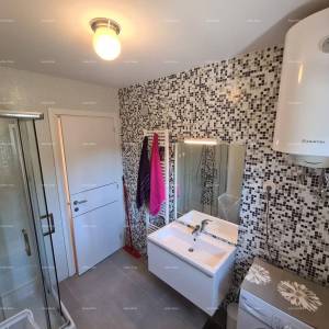 Peroj! Stan s dvorištem!