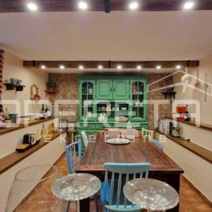 Petrčane, stan (118 m²) s privatnom okućnicom i ostakljenim paviljonom