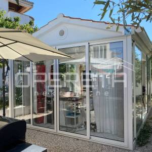 Petrčane, stan (118 m²) s privatnom okućnicom i ostakljenim paviljonom