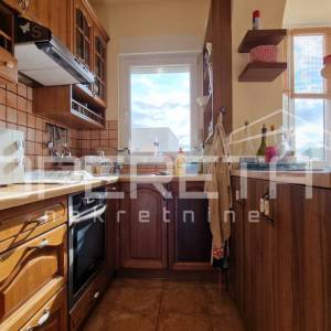 Petrčane, stan (118 m²) s privatnom okućnicom i ostakljenim paviljonom