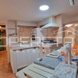 Petrčane, stan (118 m²) s privatnom okućnicom i ostakljenim paviljonom