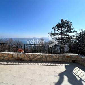 Plomin, okolica, adaptirana kuća s pogledom na more