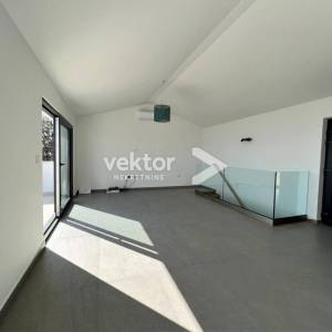 Plomin, okolica, adaptirana kuća s pogledom na more