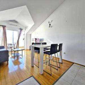 Pobri, 2-soban s dnevnim boravkom, lođa s pogledom na more