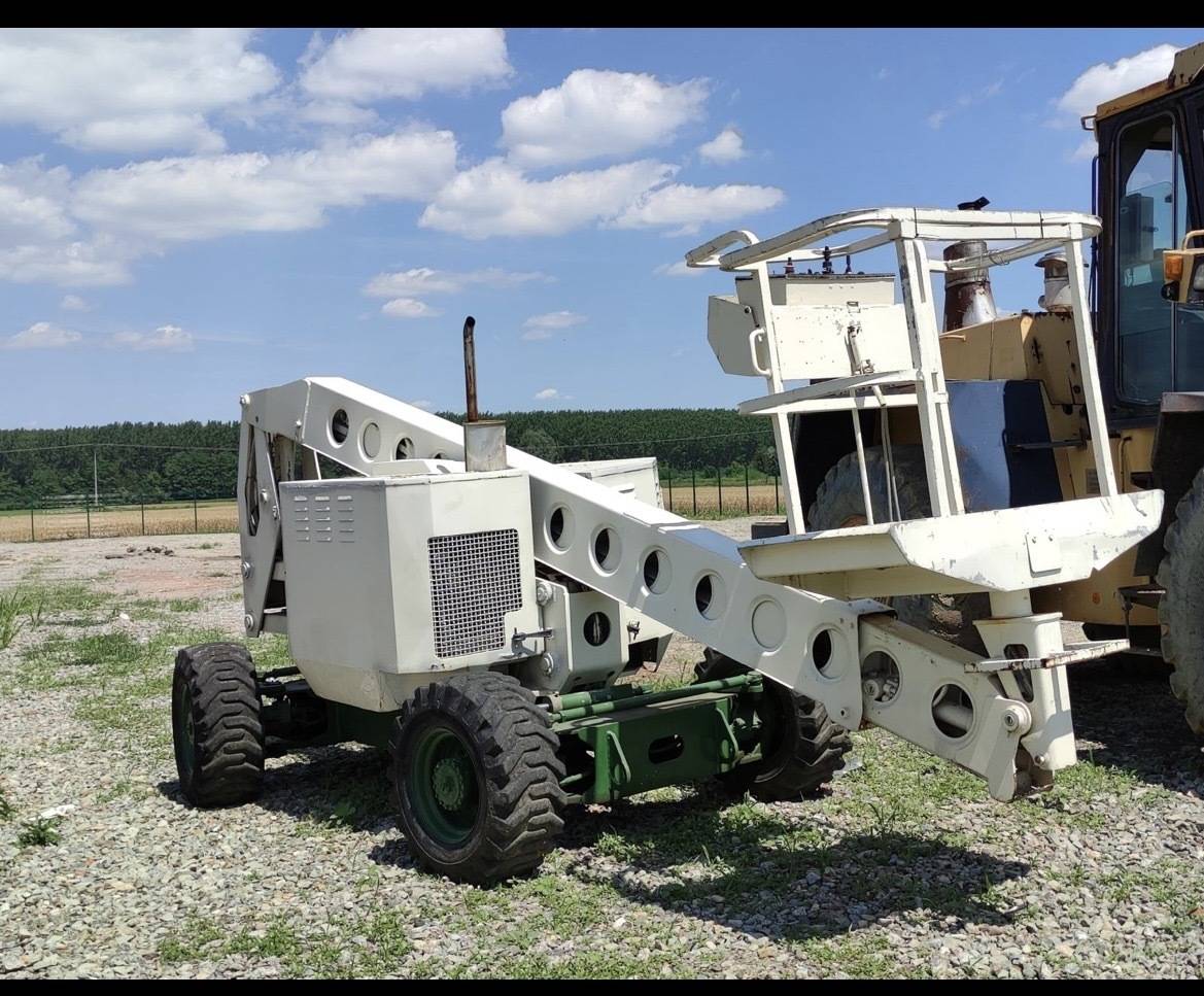 Najam podizne platforme (motorna 4x4),dvije skretne osovine,zglobna