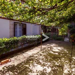 Podmurvice, 3-soban stan s okućnicom