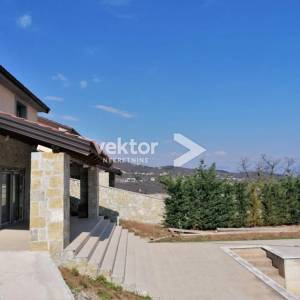 Poljane, dvije vile s bazenom i pogledom na more