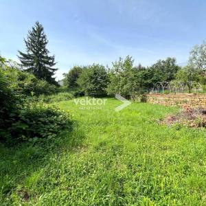 Poljane, građevinsko zemljište 1.385m2