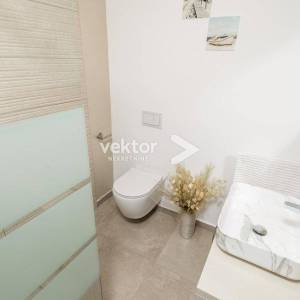 Poljane - Luksuzna kuća s bazenom i spektakularnim pogledom na more