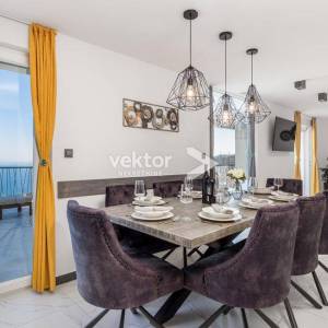 Poljane - Luksuzna kuća s bazenom i spektakularnim pogledom na more