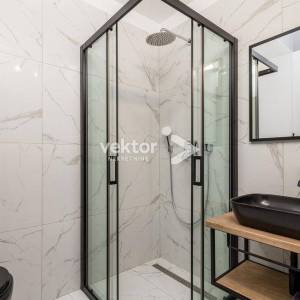 Poljane - Luksuzna kuća s bazenom i spektakularnim pogledom na more