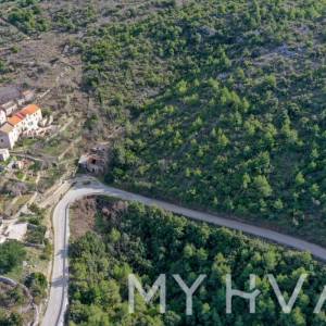 Poljoprivredno zemljište s pogledom na more – Selca