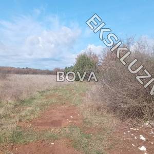 Poljoprivredno zemljište 3544 m2 – Sukošan *Uz glavnu cestu* (ID-2584/E)