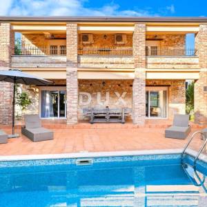 POREČ, FUNTANA - Mediteranski dom s rustikalnim detaljima, 238m2