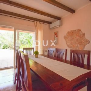 POREČ, FUNTANA - Mediteranski dom s rustikalnim detaljima, 238m2