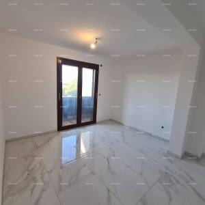 Poreč – stan na katu s vrtom