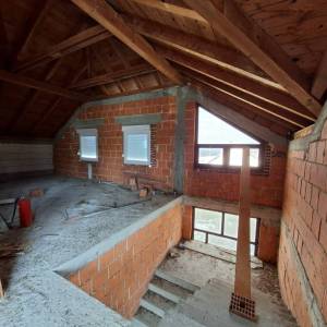 POSL. PRILIKA: POSLOVNA ZGRADA UGOSTITELJSKE NAMJENE-RESTORAN U TUŠILOVIĆU + sobe za iznajmljivanje