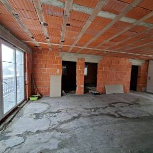 POSL. PRILIKA: POSLOVNA ZGRADA UGOSTITELJSKE NAMJENE-RESTORAN U TUŠILOVIĆU + sobe za iznajmljivanje