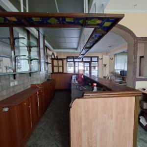 POSL. PRILIKA: POSLOVNA ZGRADA UGOSTITELJSKE NAMJENE-RESTORAN U TUŠILOVIĆU + sobe za iznajmljivanje