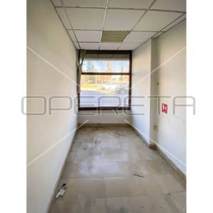 Poslovni prostor s izlogom, 130,20 m2,  Metković, centar