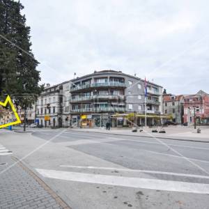 Poslovni prostor s izlogom, 130,20 m2,  Metković, centar