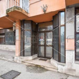 Poslovni prostor s izlogom, 130,20 m2,  Metković, centar