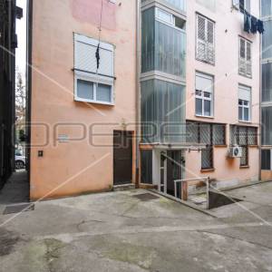 Poslovni prostor s izlogom, 130,20 m2,  Metković, centar