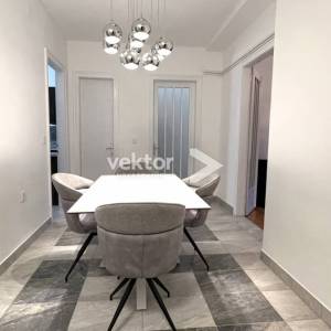 Potok, adaptiran četverosoban stan s garažom