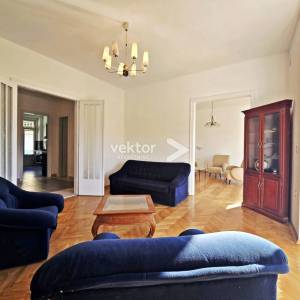 Potok, adaptiran četverosoban stan s garažom