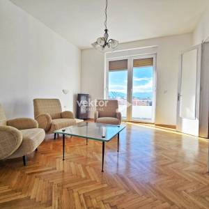 Potok, adaptiran četverosoban stan s garažom