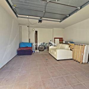 Potok, adaptiran četverosoban stan s garažom