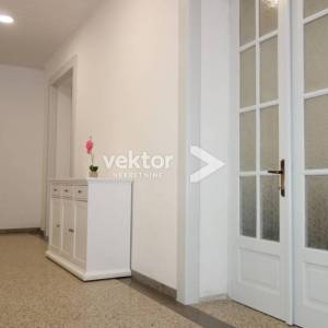 Potok, uređen 4-soban stan s balkonom