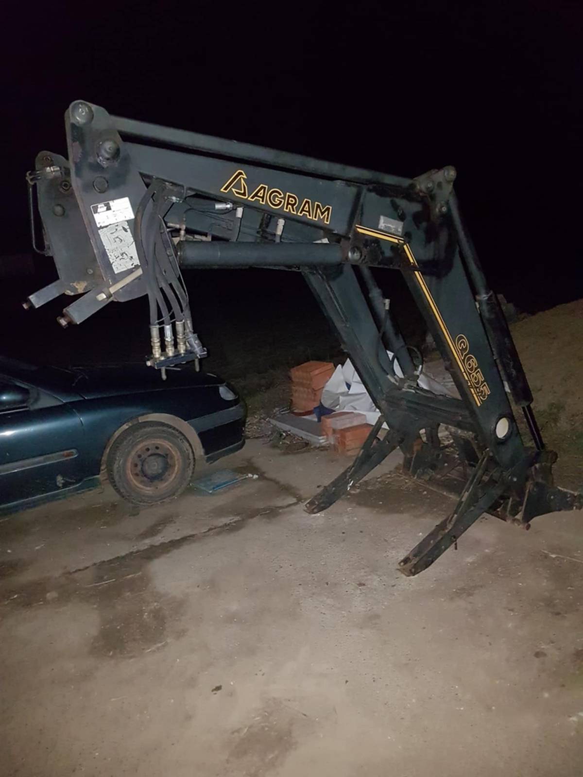 PREDNJI UTOVARIVAC CASE,NEW HOLLAND AGRAM Q655